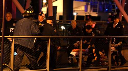 Η στιγμή της συντριβής ελικοπτέρου στο Ιστ Ρίβερ της Νέας Υόρκης