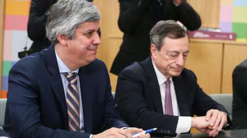 Διπλό μήνυμα Eurogroup για προαπαιτούμενα και χρέος