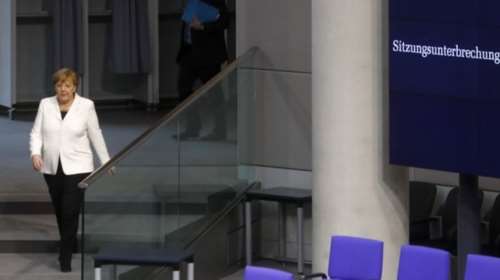 Αγνωστος κινήθηκε προς τη Μέρκελ και συνελήφθη