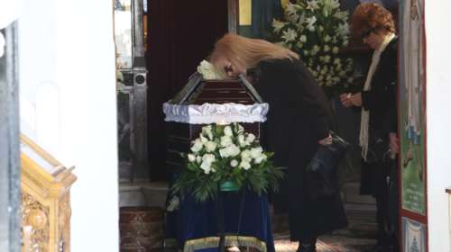 Το τελευταίο αντίο στον αγαπημένο ηθοποιό Χρήστο Σιμαρδάνη [Εικόνες]