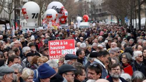 Γαλλία: Χιλιάδες συνταξιούχοι στο δρόμο για τη μείωση των εισοδημάτων τους