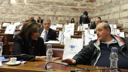 Κόντρα Ντόρας Μπακογιάννη -Νίκου Φίλη για τα ελληνοτουρκικά