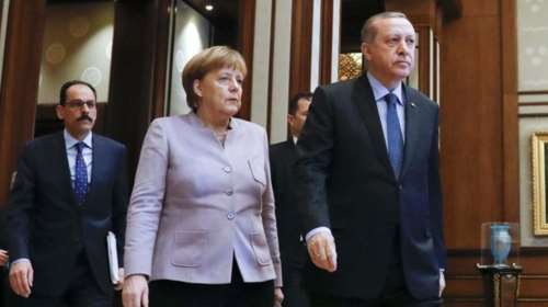 Παρέμβαση Μέρκελ στον Ερντογάν για τους δύο στρατιωτικούς