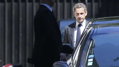 Yπό κράτηση από τις αστυνομικές αρχές ο Νικολά Σαρκοζί