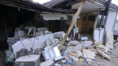 Βούλιαξαν χωριά στα Τρίκαλα από την κακοκαιρία - Έπεσαν σπίτια (φωτό)