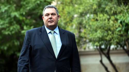 Περίεργο περιστατικό: Άγνωστοι κινηματογραφούσαν τη συνοδεία του Καμμένου