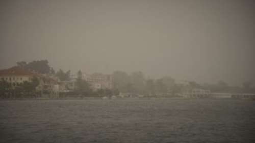 Αφρικανική σκόνη έπνιξε και την Πρέβεζα - Εικόνες