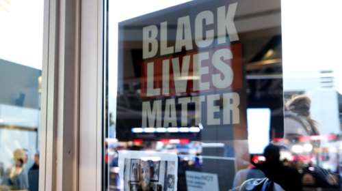 Αστυνομικοί σκότωσαν αφροαμερικανό "οπλισμένο" με ένα...iphone