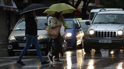 Καιρός: Βροχές καταιγίδες και αυξημένα επίπεδα σκόνης και την Παρασκευή
