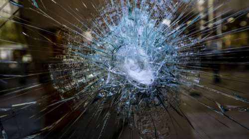 Καταδρομική επίθεση σε γραφεία οπαδών του ΠΑΟΚ στην Αθήνα