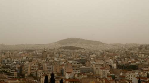 Αστατος καιρός με τοπικές βροχές και αφρικανική σκόνη