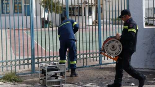 Νέα χρυσαυγίτικη πρόκληση σε σχολείο της Σαντορίνης