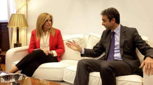 «Όχι» Μητσοτάκη σε Γεννηματά για τη συνταγματική αναθεώρηση