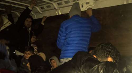 Der Spiegel: Πώς οι διακινητές χρησιμοποιούν τα ελληνικά νησιά