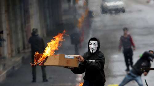 Πέντε νεκροί, 350 τραυματίες σε συγκρούσεις στα σύνορα Γάζας - Ισραήλ