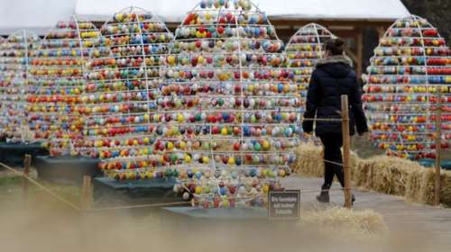 10.000 πασχαλινά αβγά σε κάστρο στη Γερμανία