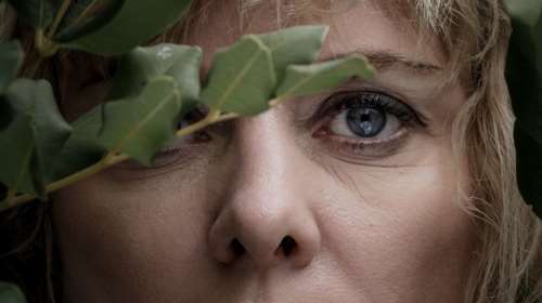 «Το αηδόνι και το τριαντάφυλλο» του Όσκαρ Ουάιλντ στο θέατρο Φούρνος