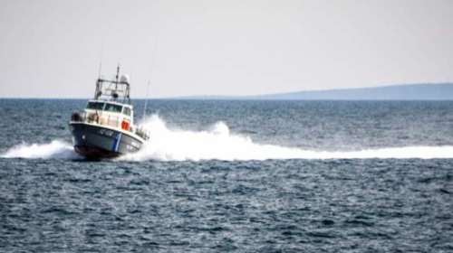 Ακυβέρνητο πλοίο βορειοανατολικά της Κέας