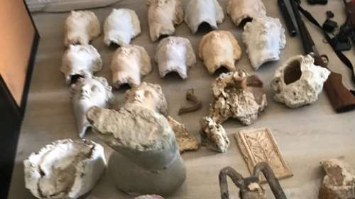 Ανδρόγυνο Γερμανών συνταξιούχων στη φάκα για αρχαιοκαπηλία και όπλα