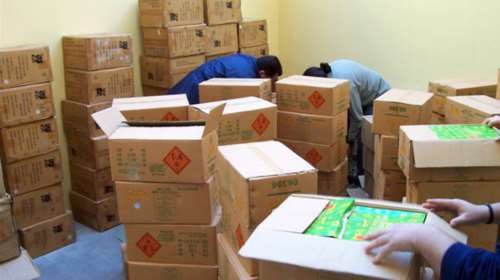 Ετοιμοι να ρίξουν στην αγορά 1.417 κροτίδες: Συστάσεις για επικινδυνότητα