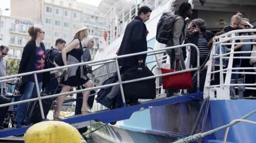 Αυξημένη η κίνηση στα λιμάνια για την έξοδο του Πάσχα