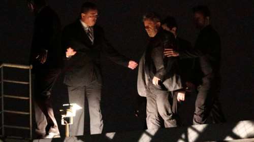 Παραδόθηκε ο Λούλα και οδηγήθηκε στη φυλακή - Κελί 15 τετραγωνικών (βίντεο)