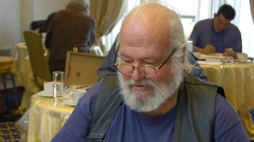 Πέθανε στα 74 του ο γνωστός σκιτσογράφος Βαγγέλης Παυλίδης