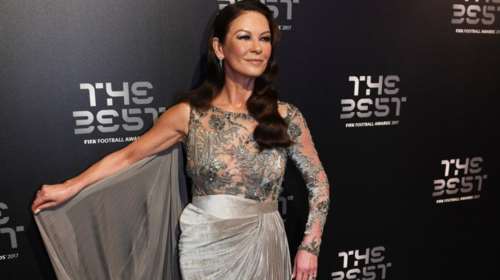 Σαν δίδυμη αδελφή της μαμάς της η 14χρονη κόρη της Ζέτα Τζόουνς