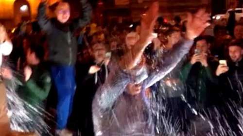 Μπήκε στο συντριβάνι ο πρόεδρος της Ρόμα (βίντεο)