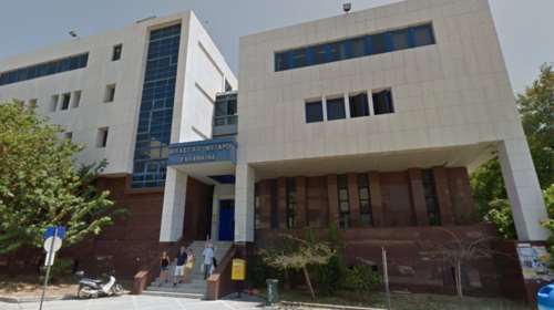 Καλαμάτα:Μητέρα εγκατέλειψε τα παιδιά της έξω από το γραφείο του εισαγγελέα