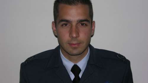 Η Βουλή αποφάσισε να «υιοθετήσει» τα ανήλικα παιδιά του πιλότου