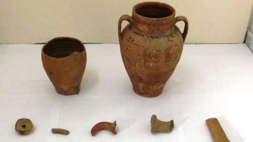 Αμφορέας και τμήματα αγγείων σε ποιμνιοστάσιο στη Χαλκιδική