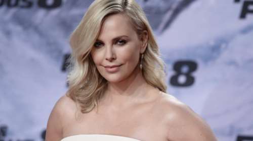 Σαρλίζ Θερόν: «Ίσως πρέπει να φύγω από τις ΗΠΑ λόγω του ρατσισμού»