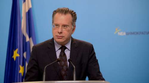 Κουμουτσάκος: Διπλωματική διγλωσσία της κυβέρνησης στο θέμα της Συρίας