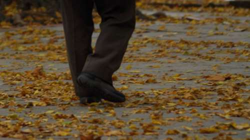 Διαψεύδει... και τον Τόσκα η 25χρονη με τους «δράκους» στου Γκύζη