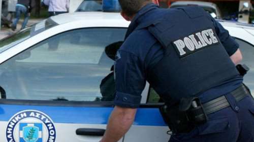 Αποφυλακίστηκαν και λήστεψαν σούπερ μάρκετ με πλαστικό πιστόλι