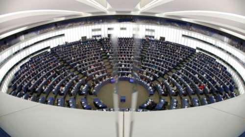 Η Ευρωβουλή καλεί την Τουρκία να απελευθερώσει τους 2 Ελληνες στρατιωτικούς