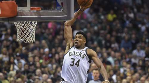 Γιάννης Αντετοκούνμπο: Τα «σπάει» η φανέλα του Έλληνα All Star!