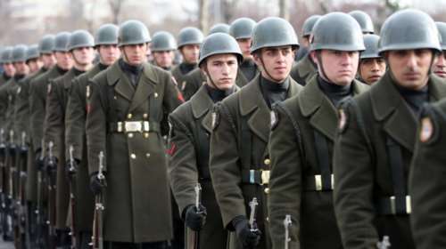 Τουρκία: Εκτός 3.000 μέλη των ενόπλων δυνάμεων για διασυνδέσεις με Γκιουλέν