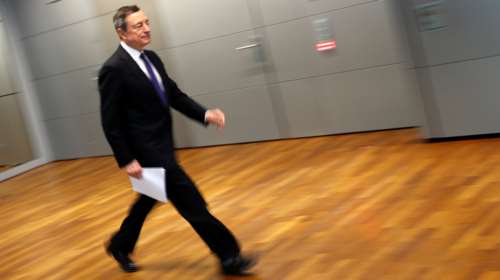 «Καμπανάκι» από τον Ντράγκι: Φρενάρει η ανάκαμψη στην ευρωζώνη