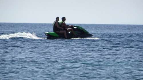 Μετανάστες στην Ευρώπη με τζετ σκι: Σε 30 λεπτά αντί 4.000 ευρώ