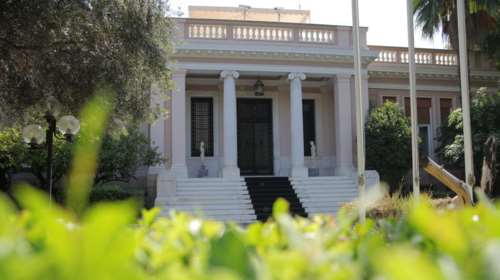 Επίθεση Μαξίμου σε ΜΜΕ: Περαστικά στη δύσμοιρη ενημέρωση