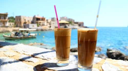 Απλό και μεγαλοφυές: Πώς να μην &quot;νερώνει&quot; ο καφές το καλοκαίρι