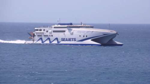 Επιστροφή του &quot;champion jet 2&quot; στον Πειραιά λόγω βλάβης