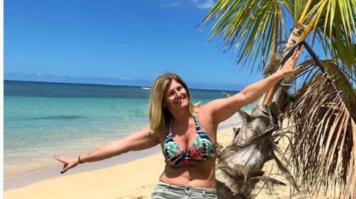 Η Μπόμπα... πεθερά του Τανιμανίδη στον Άγιο Δομίνικο  με μαγιό &amp; σορτσάκι