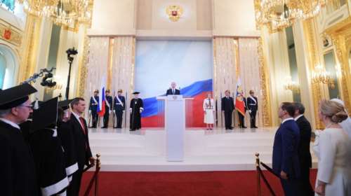 Καρέ-καρέ η ορκομωσία του Βλαντιμίρ Πούτιν στο Κρεμλίνο