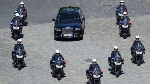 Η νέα ρωσική λιμουζίνα του Πούτιν Aurus που πήρε τη θέση της Mercedes