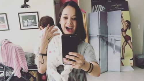 Η Κατερίνα Τσάβαλου &quot;έλιωσε&quot; το διαδίκτυο με το βίντεο της κόρης της