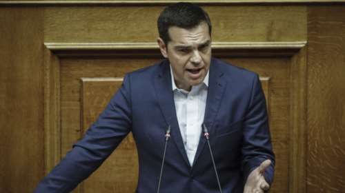 Ηχηρά μηνύματα Τσίπρα εντός και εκτός ΣΥΡΙΖΑ για την αναδοχή από ομόφυλα