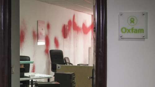 Το βίντεο της επίθεσης του Ρουβίκωνα στα γραφεία της OXFAM